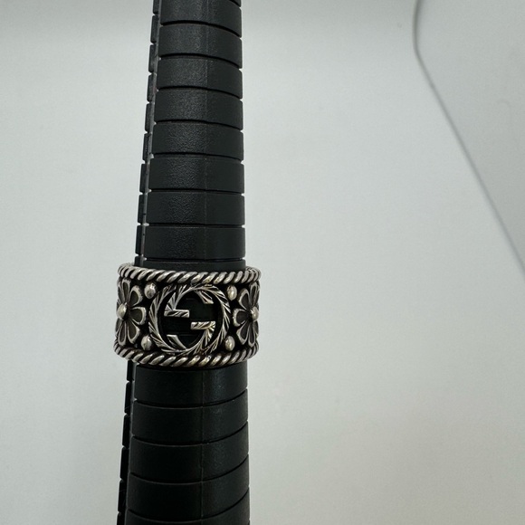GUCCI INTERLOCKING SILVER RING - Picture 2 of 11